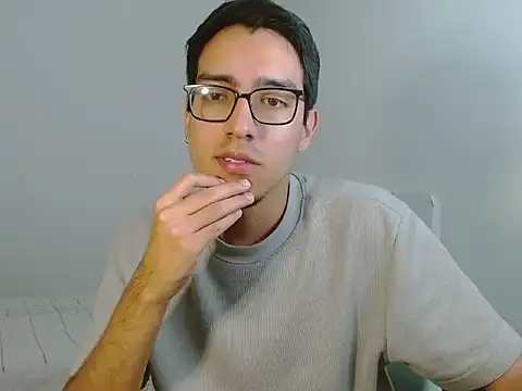 Snapshot of NickFin chatting on June 5, 2026, 7:19 pm NickFin online show from June 5, 2026, 7:19 pm
