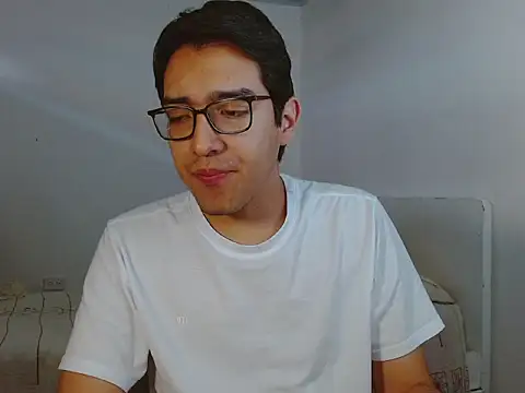 Snapshot of NickFin chatting on August 1, 2026, 4:05 pm NickFin online show from August 1, 2026, 4:05 pm