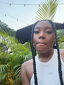 Snapshot of AinaraSaenz chatting on May 14, 2026, 11:02 pm AinaraSaenz online show from May 14, 2026, 11:02 pm