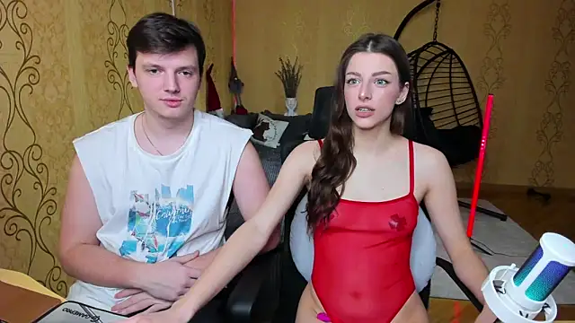 Snapshot of max496 chatting on February 17, 2026, 7:33 pm max496 online show from February 17, 2026, 7:33 pm