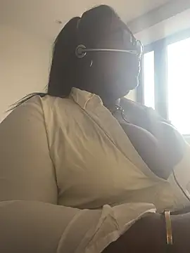 Snapshot of BouncyBBW chatting on February 16, 2026, 11:53 am BouncyBBW online show from February 16, 2026, 11:53 am