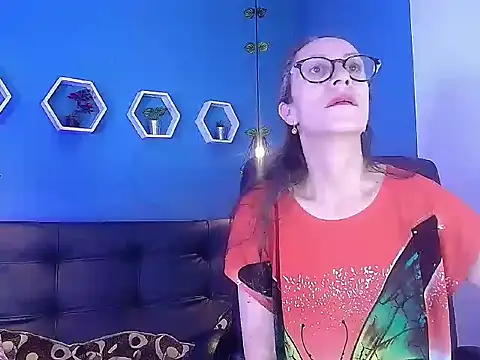 laurasofia45 online show from February 15, 2026, 11:42 am