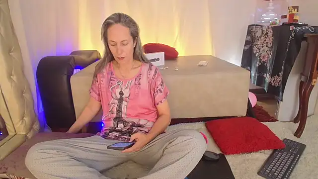 Snapshot of laurasofia45 chatting on June 11, 2026, 11:18 am laurasofia45 online show from June 11, 2026, 11:18 am