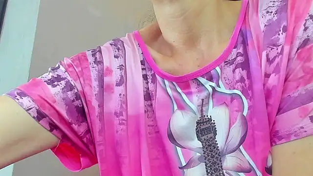 laurasofia45 online show from February 7, 2026, 12:35 pm