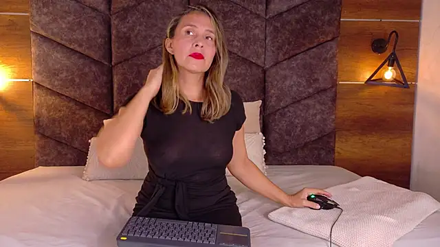 Snapshot of THALIAGRAY__ chatting on February 11, 2026, 2:55 am THALIAGRAY online show from February 11, 2026, 2:55 am