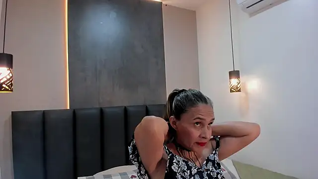 Snapshot of THALIAGRAY__ chatting on February 10, 2026, 2:54 am THALIAGRAY online show from February 10, 2026, 2:54 am