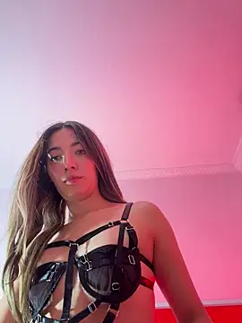 kloe  t18 online show from February 17, 2026, 1:52 pm