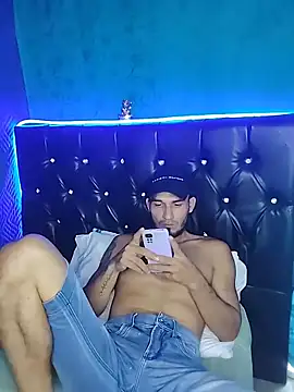 Snapshot of junior_men22 chatting on February 14, 2026, 1:55 pm junior men22 online show from February 14, 2026, 1:55 pm