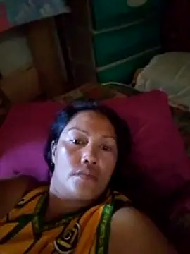 Snapshot of sexymom_siovie chatting on May 5, 2026, 7:00 am sexymom siovie online show from May 5, 2026, 7:00 am