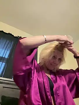 Snapshot of FireAfterDark chatting on April 18, 2026, 11:49 pm FireAfterDark online show from April 18, 2026, 11:49 pm