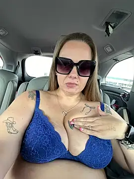 Snapshot of lickablelynn87 chatting on February 4, 2026, 4:46 pm lickablelynn87 online show from February 4, 2026, 4:46 pm