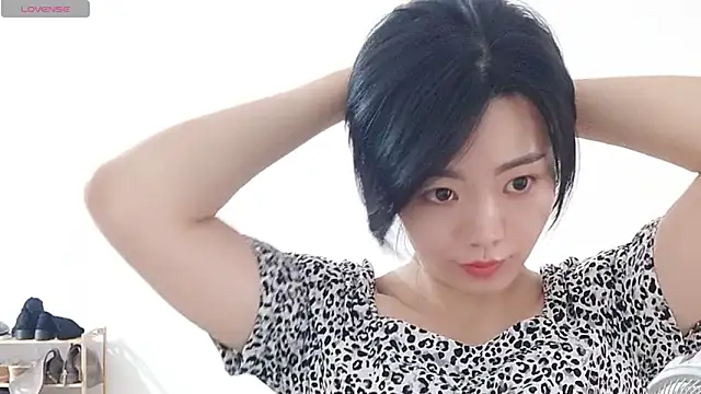 Nikishine online show from April 21, 2026, 2:36 am