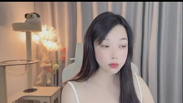 Yumi yuni online show from May 6, 2026, 1:20 am