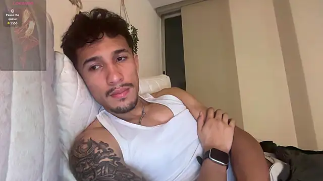 rafael stone11 online show from March 26, 2026, 4:11 am