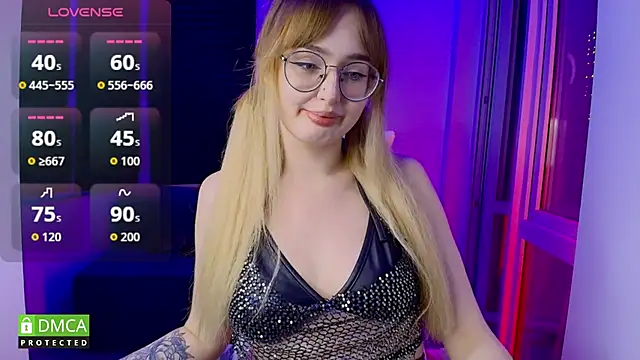 Snapshot of AdeLuna chatting on February 15, 2026, 10:09 pm AdeLuna online show from February 15, 2026, 10:09 pm