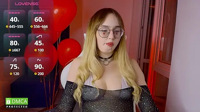 Snapshot of AdeLuna chatting on February 14, 2026, 9:04 pm AdeLuna online show from February 14, 2026, 9:04 pm