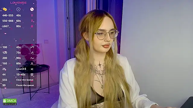 Snapshot of AdeLuna chatting on April 26, 2026, 9:12 pm AdeLuna online show from April 26, 2026, 9:12 pm