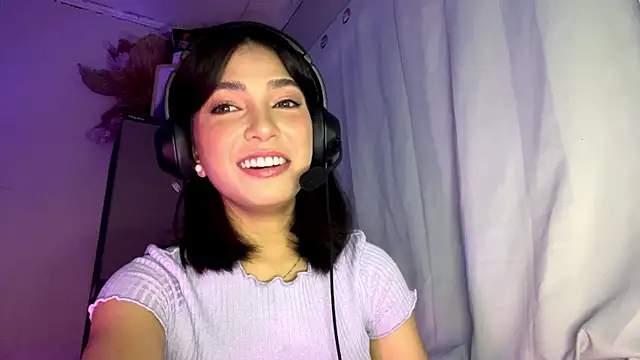 ConstancePorrini online show from February 9, 2026, 7:28 am