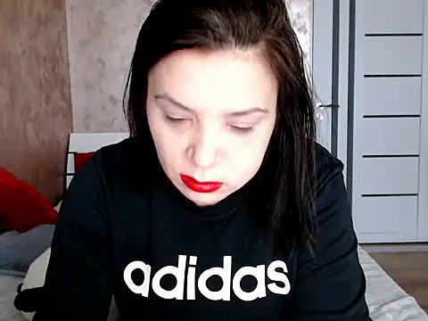 LorraGrey online show from February 2, 2026, 7:07 am