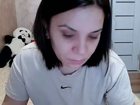 LorraGrey online show from February 17, 2026, 7:05 am