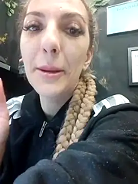 LannaQuinn online show from February 5, 2026, 3:52 pm