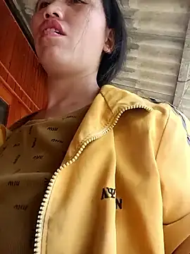 Snapshot of hot-luna- chatting on April 4, 2026, 2:40 am hot-luna- online show from April 4, 2026, 2:40 am