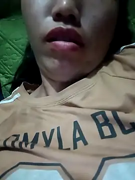 Snapshot of hot-luna- chatting on April 16, 2026, 12:39 pm hot-luna- online show from April 16, 2026, 12:39 pm