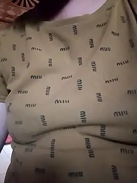 Snapshot of hot-luna- chatting on April 14, 2026, 10:20 am hot-luna- online show from April 14, 2026, 10:20 am