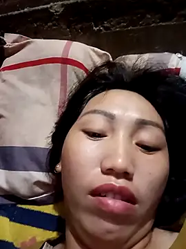 hot-luna- online show from February 18, 2026, 11:34 pm