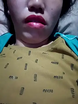 hot-luna- online show from February 21, 2026, 9:50 pm