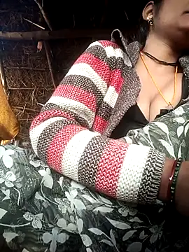 Hotty raghni online show from February 9, 2026, 3:04 am