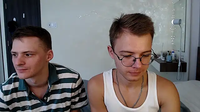 NikiKerryCum online show from June 25, 2026, 1:58 am