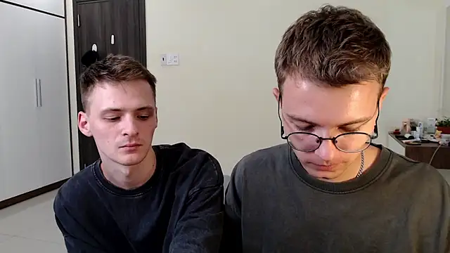 NikiKerryCum online show from April 19, 2026, 10:38 am