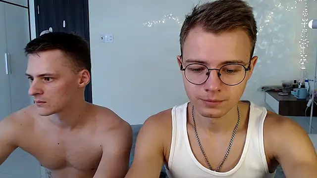 NikiKerryCum online show from June 24, 2026, 3:38 am
