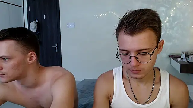 NikiKerryCum online show from June 26, 2026, 3:34 am