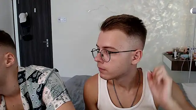 NikiKerryCum online show from July 18, 2026, 4:54 am