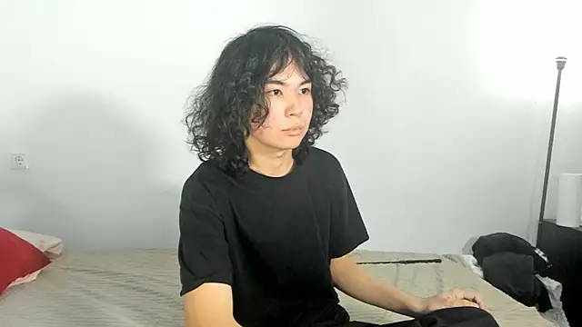 Gentle Flash online show from May 7, 2026, 5:33 am
