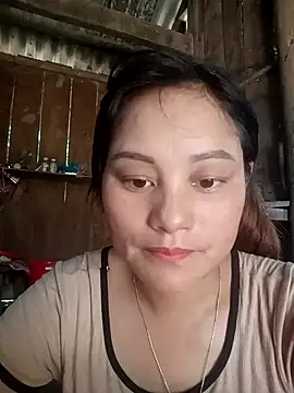 Snapshot of Momo-biki chatting on July 10, 2026, 5:40 am Momo-biki online show from July 10, 2026, 5:40 am
