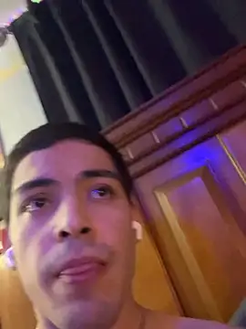 Tupapi696969q online show from April 14, 2026, 4:39 am