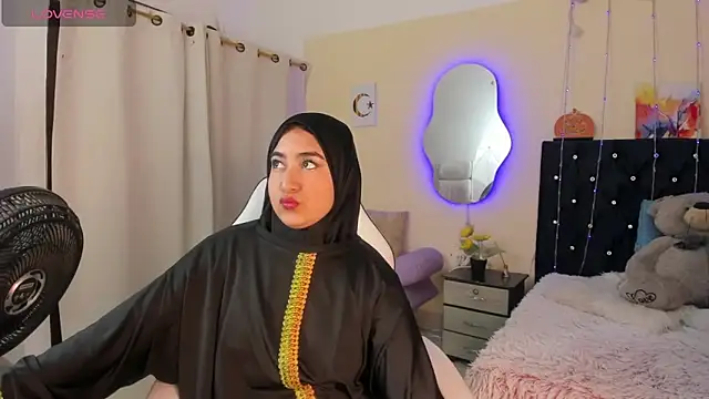 SamiraAwada online show from April 14, 2026, 7:19 pm