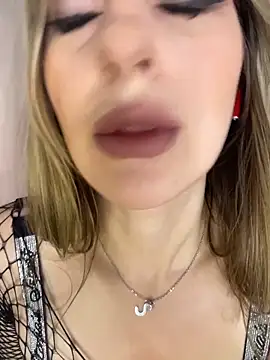 Snapshot of Alyxra chatting on March 23, 2026, 8:14 am Alyxra online show from March 23, 2026, 8:14 am