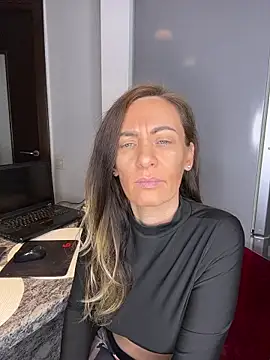 Snapshot of DivineAmely chatting on February 28, 2026, 9:14 pm DivineAmely online show from February 28, 2026, 9:14 pm