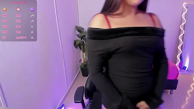 ZAYRA TAY online show from March 10, 2026, 8:46 pm