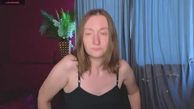 SelestiaSnata online show from June 5, 2026, 6:52 am