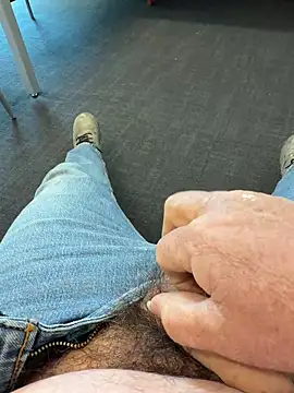 Snapshot of yolanda339 chatting on April 9, 2026, 2:34 pm yolanda339 online show from April 9, 2026, 2:34 pm