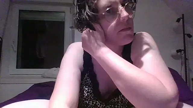 Snapshot of OIseauNoir88 chatting on May 12, 2026, 7:53 pm OIseauNoir88 online show from May 12, 2026, 7:53 pm