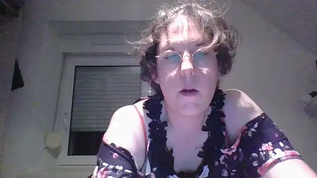 Snapshot of OIseauNoir88 chatting on April 9, 2026, 7:09 pm OIseauNoir88 online show from April 9, 2026, 7:09 pm