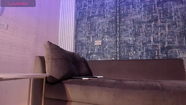 scarlettqueenx online show from February 15, 2026, 6:07 pm