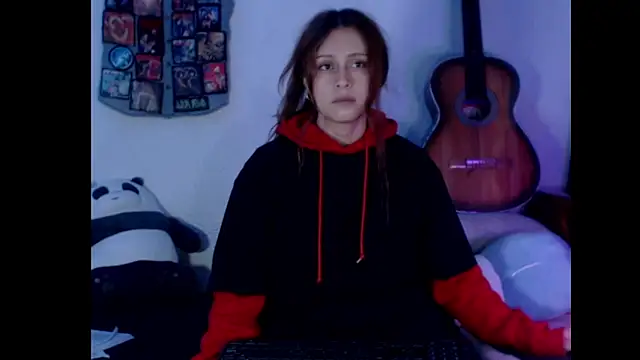 Lametaleralatina online show from April 12, 2026, 3:59 pm