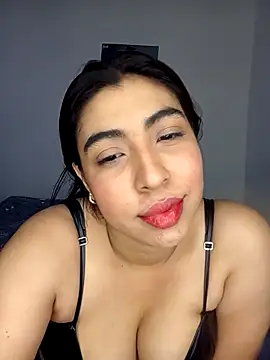 sweetlaura 29 online show from March 7, 2026, 6:09 am